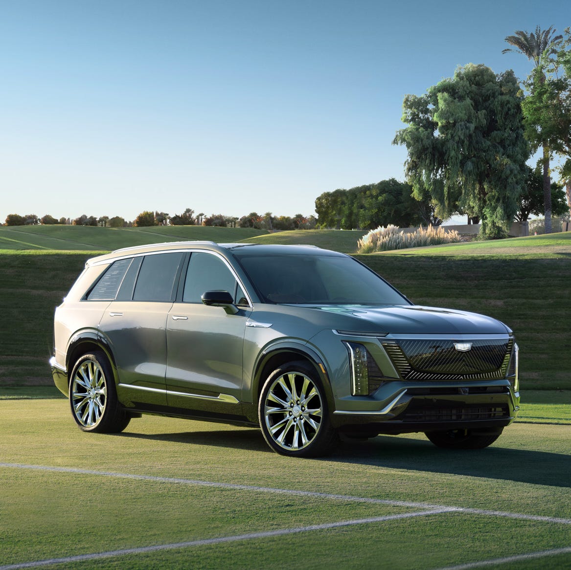 “2026 Cadillac Vistiq: Luxury Three-Row Electric SUV Coming Soon to the U.S.”