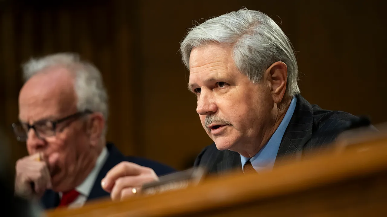 Sen. John Hoeven Says Democrats May Cross Party Lines to End Government Shutdown
